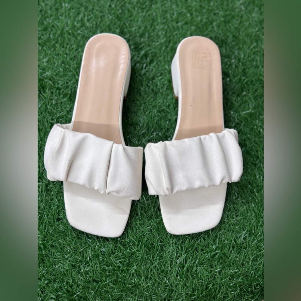 Elegant White Women's Slide Sandals Size EU 37